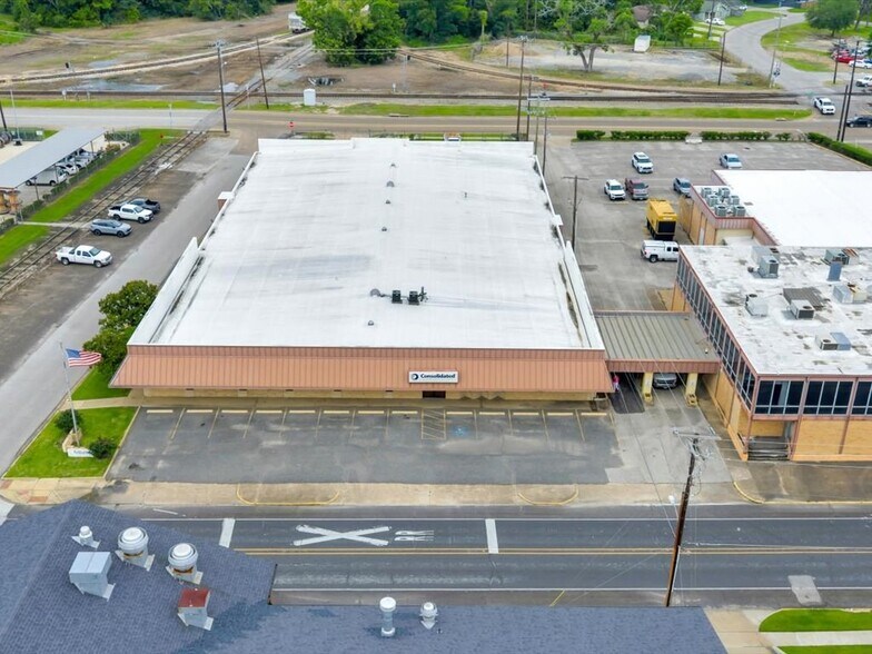 More Photos Of 321 N 1st St, Lufkin Office For Sale