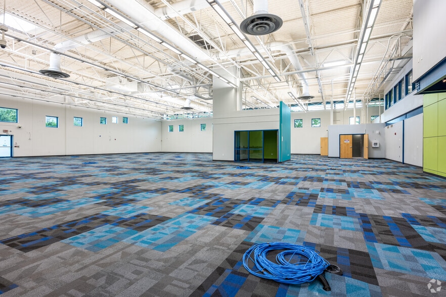 More Photos Of 119 Cane Creek Blvd, Danville Telecom Hotel Data Hosting For Lease