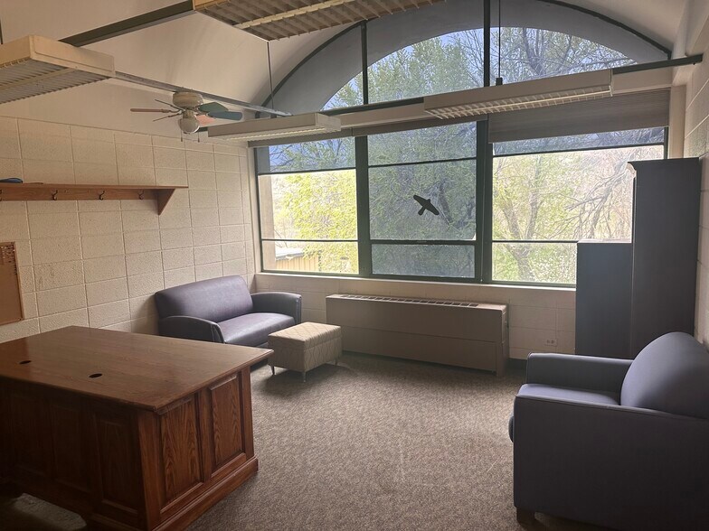 More Photos Of 4629 N Overland Trl, Laporte Unknown For Lease