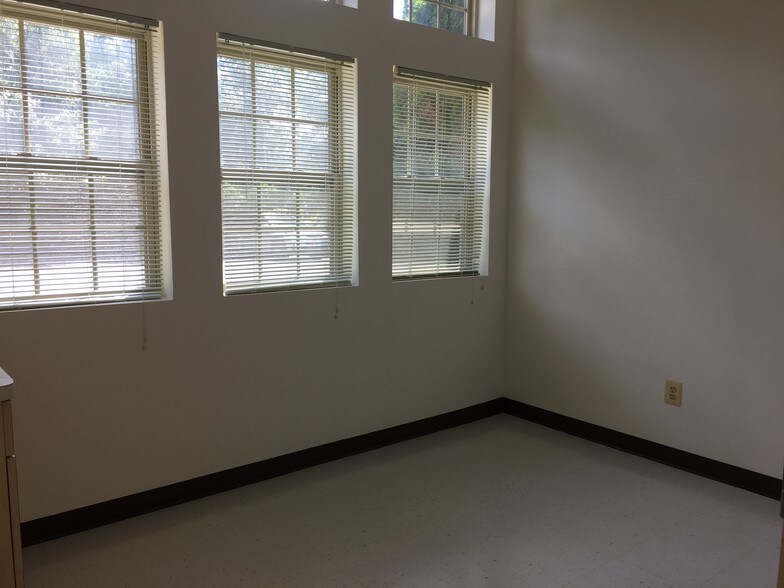 More Photos Of 491 Amwell Rd, Hillsborough Office For Sale