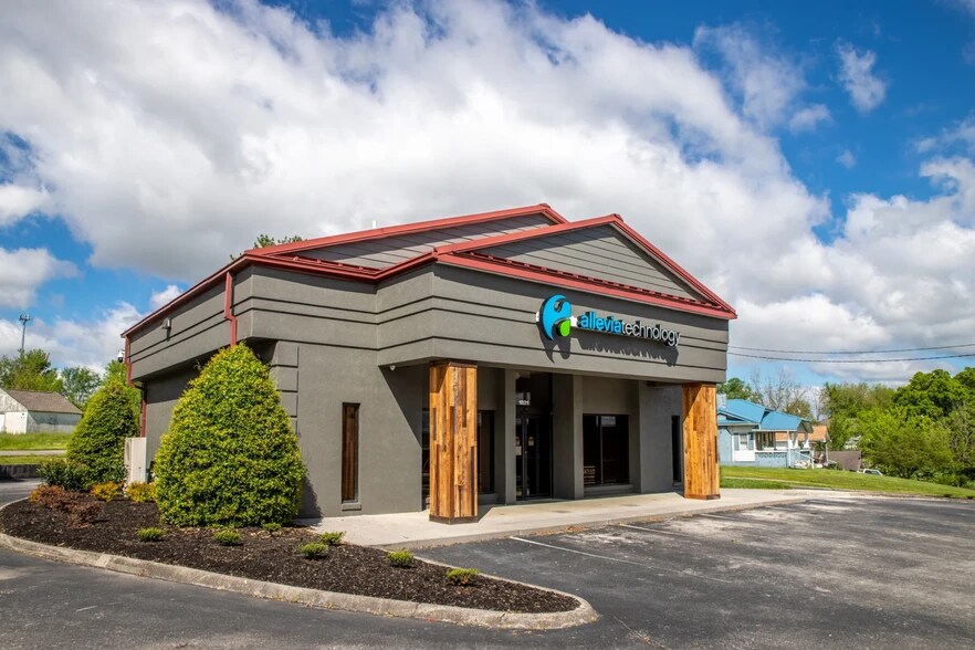 Primary Photo Of 1819 E Broadway Ave, Maryville Bank For Sale