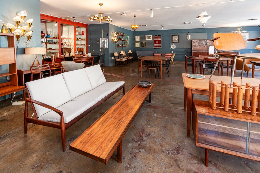 More Photos Of 99 S Main St, Lambertville Storefront For Sale