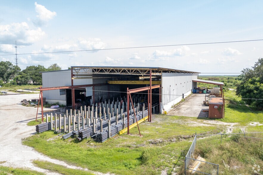 More Photos Of 5960 W Jones Ave, Zellwood Warehouse For Lease