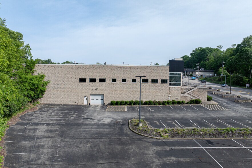 More Photos Of 4800 Clairton Blvd, Pittsburgh Auto Dealership For Lease