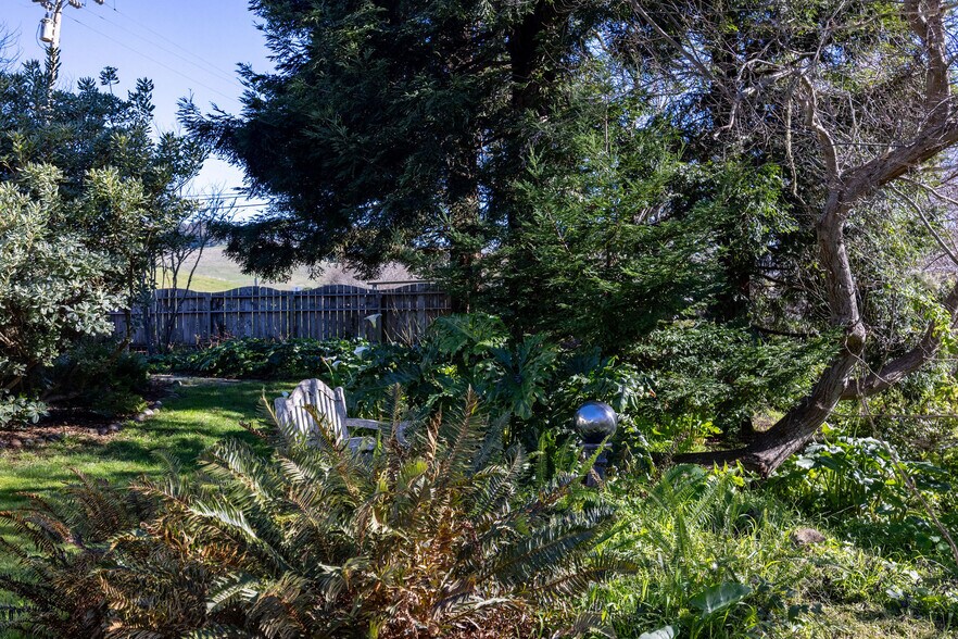 More Photos Of 393 Stage Rd, Pescadero Hospitality For Sale