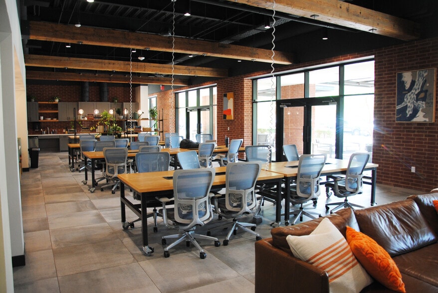More Photos Of 300 E Davis St, McKinney Coworking Space