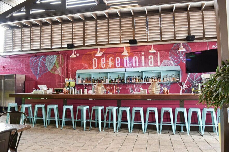 More Photos Of 501 S Palafox St, Pensacola Freestanding For Lease