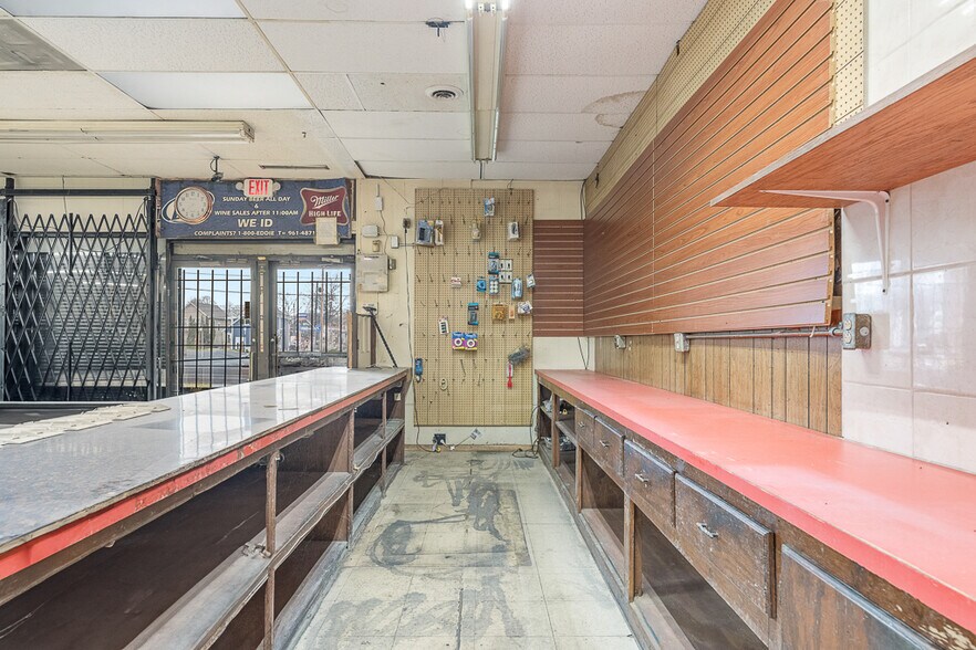 More Photos Of 7123 Lorain Ave, Cleveland Freestanding For Lease