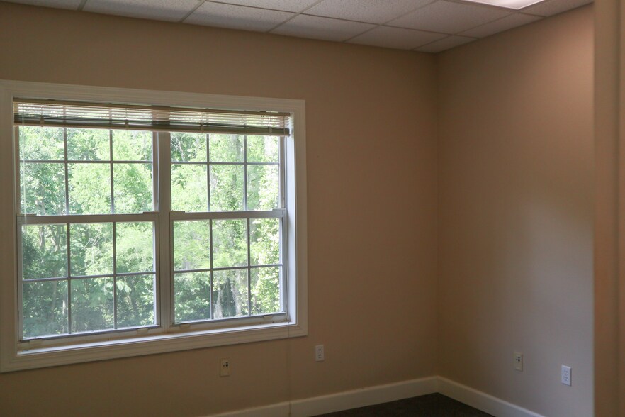 More Photos Of 2650 Apalachee Pky, Tallahassee Office For Lease
