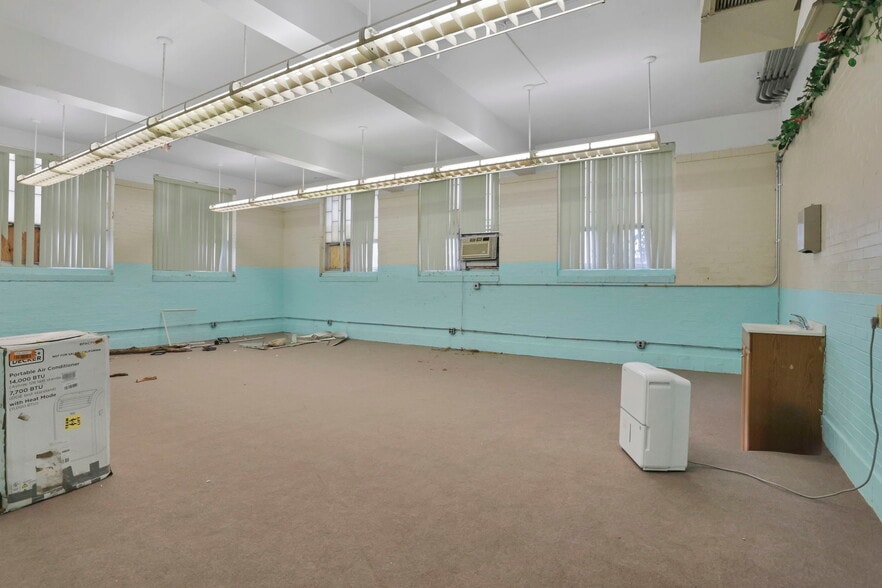 More Photos Of 300 E Auburn Ave, Springfield Office For Sale