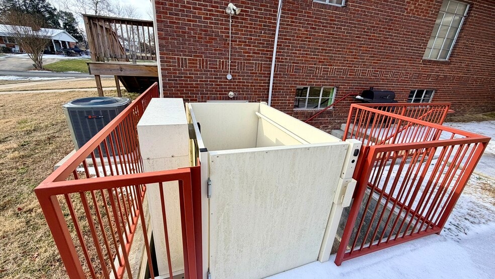 More Photos Of 204 N Main St, Richfield Specialty For Sale