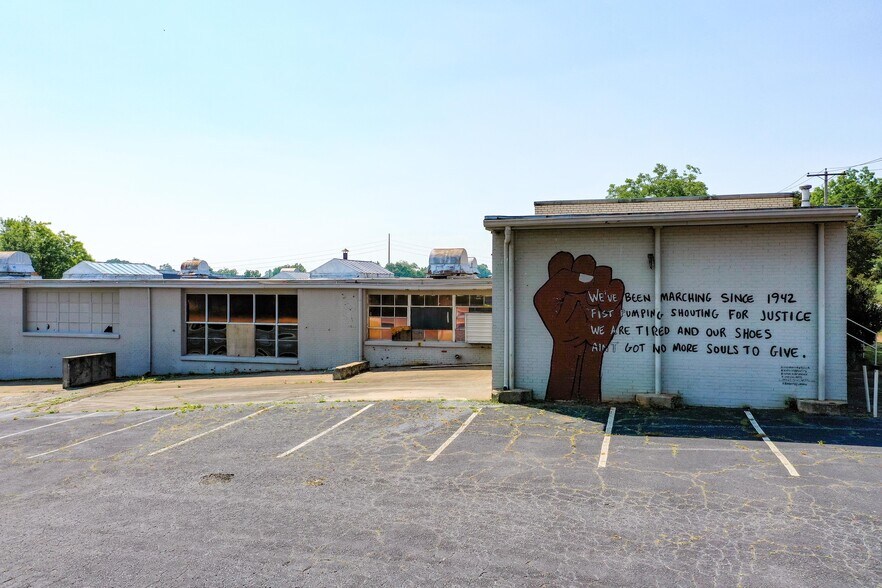 More Photos Of 1505 Buncombe Rd, Greenville Distribution For Sale
