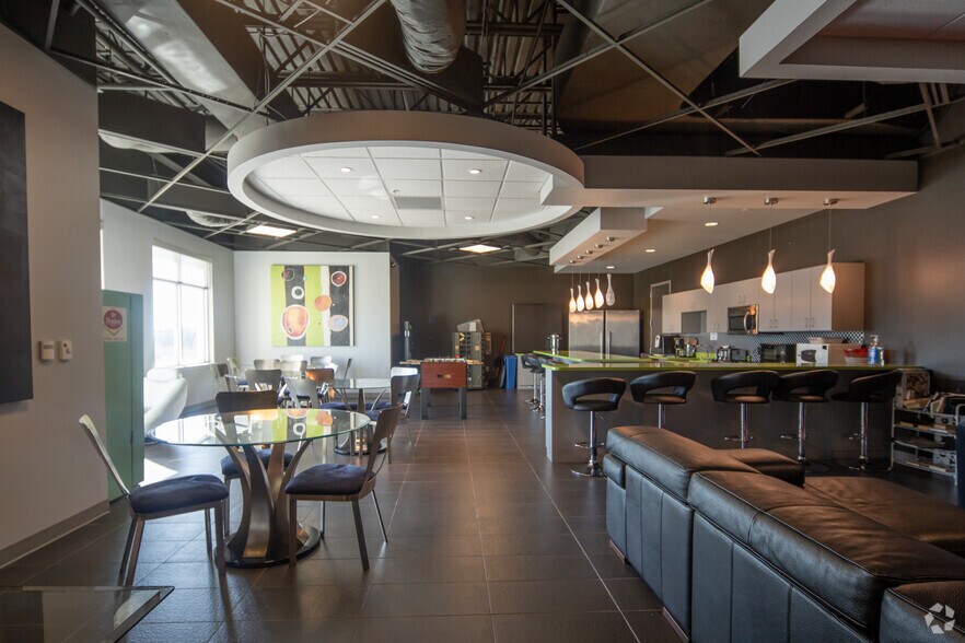 More Photos Of 2800 Shoreline Dr, Denton Medical For Sale