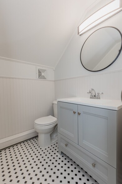 More Photos Of 100 E Carver St, Huntington Loft Creative Space For Lease