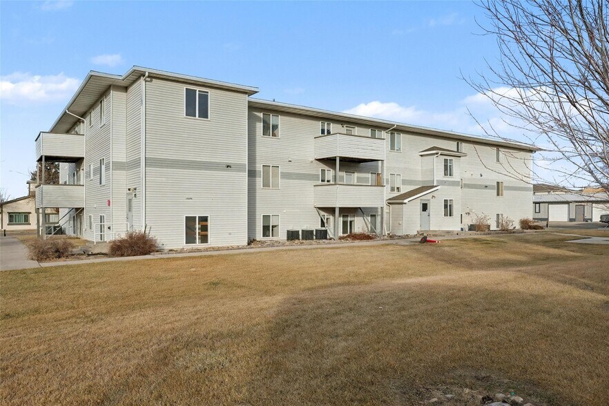 More Photos Of 305 46th St N, Great Falls Apartments For Sale