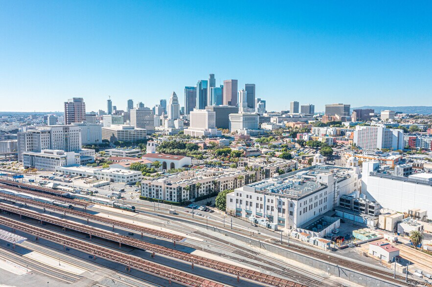 More Photos Of 934 Avila St, Los Angeles Warehouse For Sale