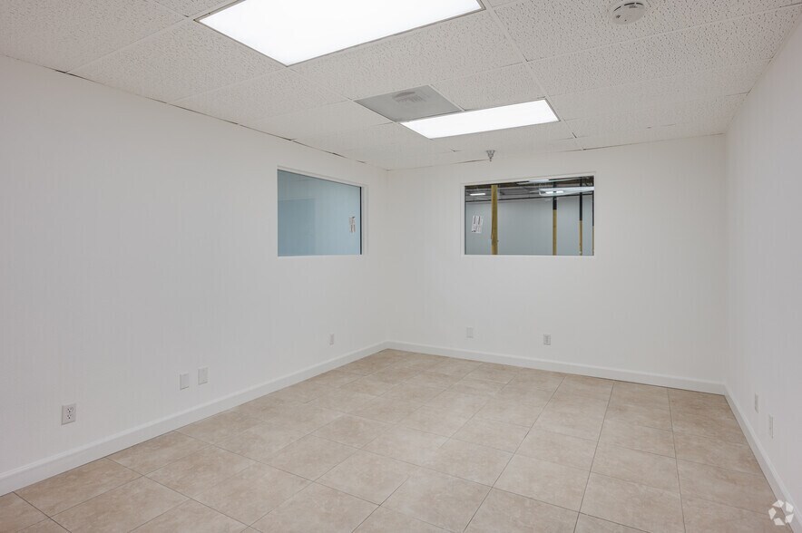 More Photos Of 1170-1172 N Armando St, Anaheim Warehouse For Lease