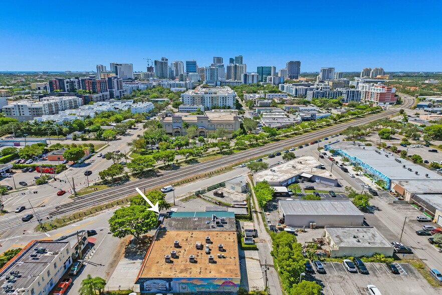 More Photos Of 835-841 NE 3rd Ave, Fort Lauderdale Bar For Sale