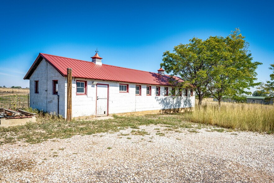 More Photos Of 7673 County Road 6, Brighton Veterinarian Kennel For Sale