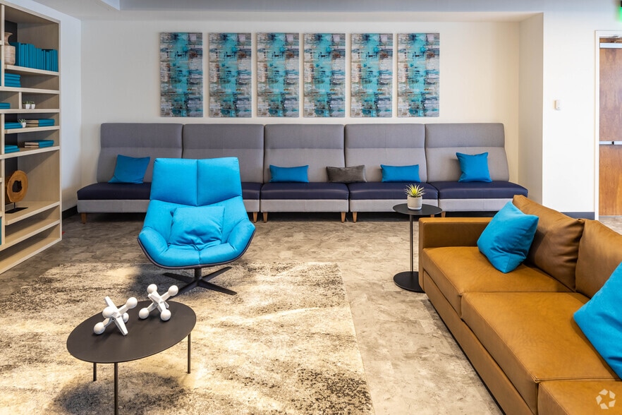 More Photos Of 9725 NW 117th Ave, Medley Unknown For Lease