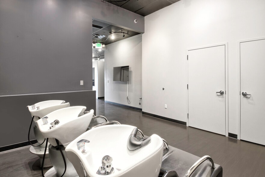 More Photos Of 195 S Union Blvd, Lakewood Storefront Retail Office For Lease