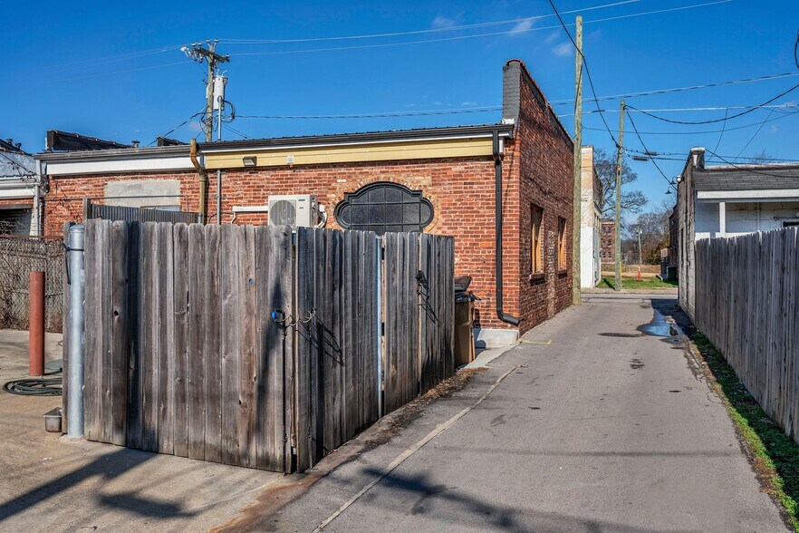 More Photos Of 306 Wilburn st, Nashville Restaurant For Sale