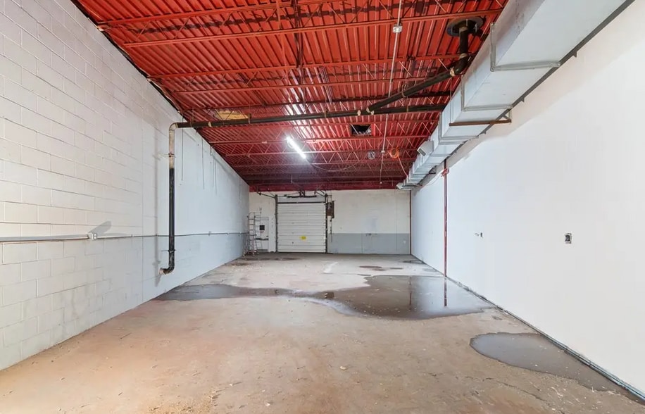 More Photos Of 395 Maple St, Rochester Office For Sale