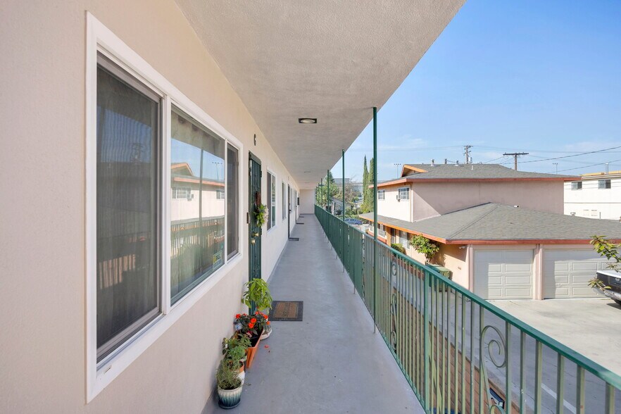 More Photos Of 6522 Bear Ave, Bell Apartments For Sale