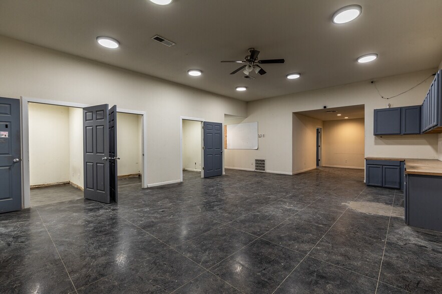 More Photos Of 118 Monroe St., Itasca Office For Lease