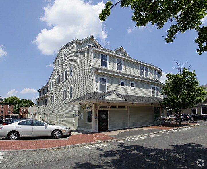 More Photos Of 70-102 Wharf St, Salem Apartments For Lease