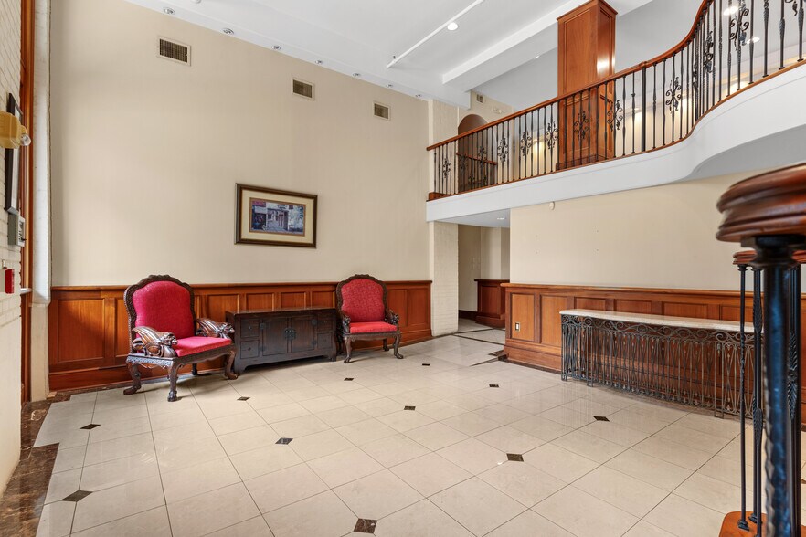 More Photos Of 1121 E Twiggs St, Tampa Office For Sale