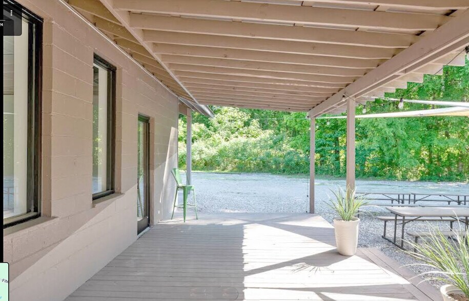 More Photos Of 901 Fite Rd Rd, Millington General Retail For Sale