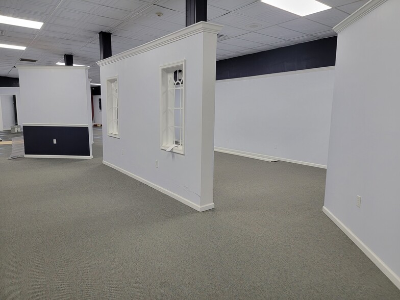 More Photos Of 71 Bellevue Ave, Langhorne Storefront Retail Office For Lease