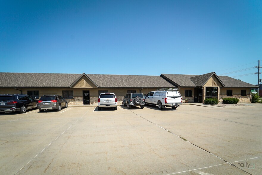 More Photos Of 3032 W Stolley Park Rd, Grand Island Office For Lease