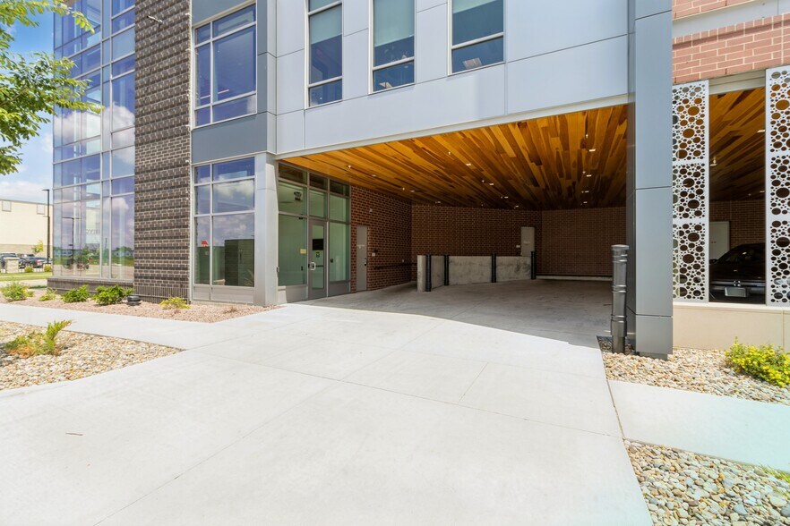 More Photos Of 1465 SW Park Square Dr, Ankeny Office For Lease