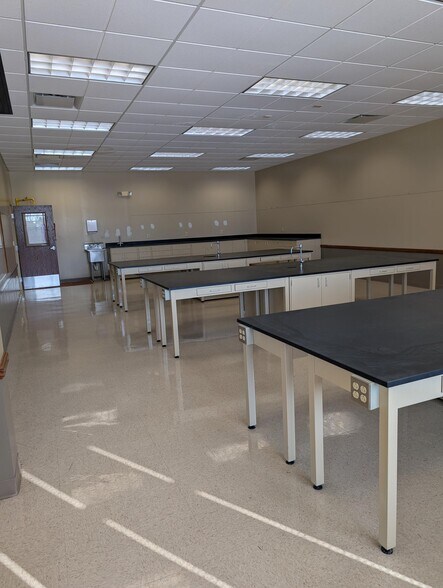 More Photos Of 1810 Successful Dr, Fairborn Loft Creative Space For Lease