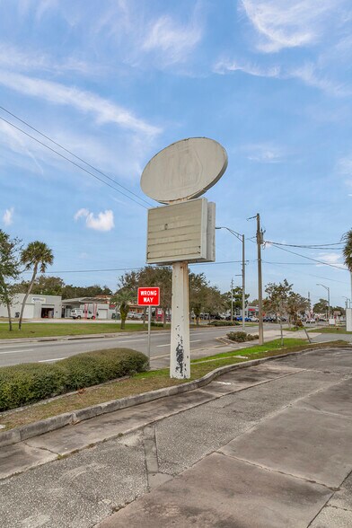 More Photos Of 1220 S Washington Ave, Titusville Convenience Store For Sale