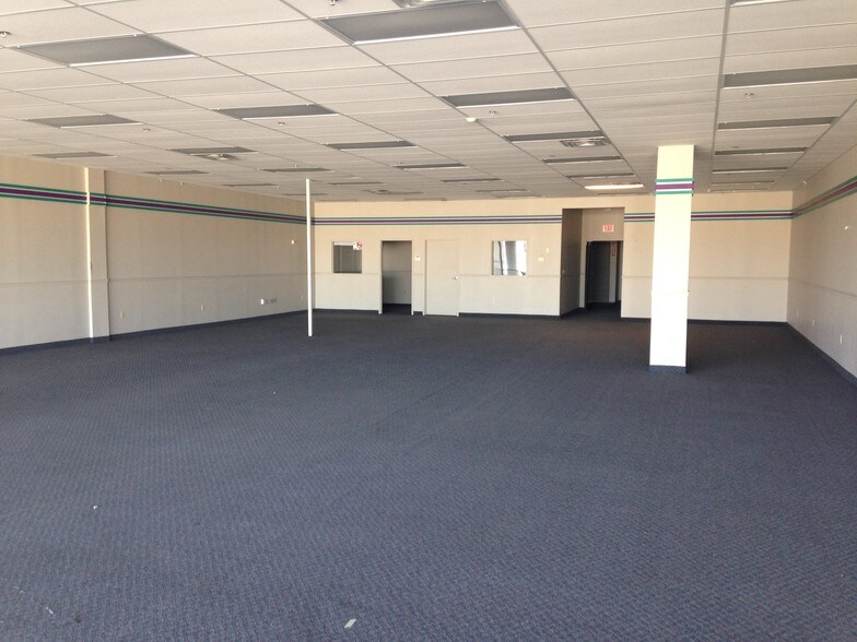 More Photos Of 825 Cleveland St, Elyria General Retail For Sale