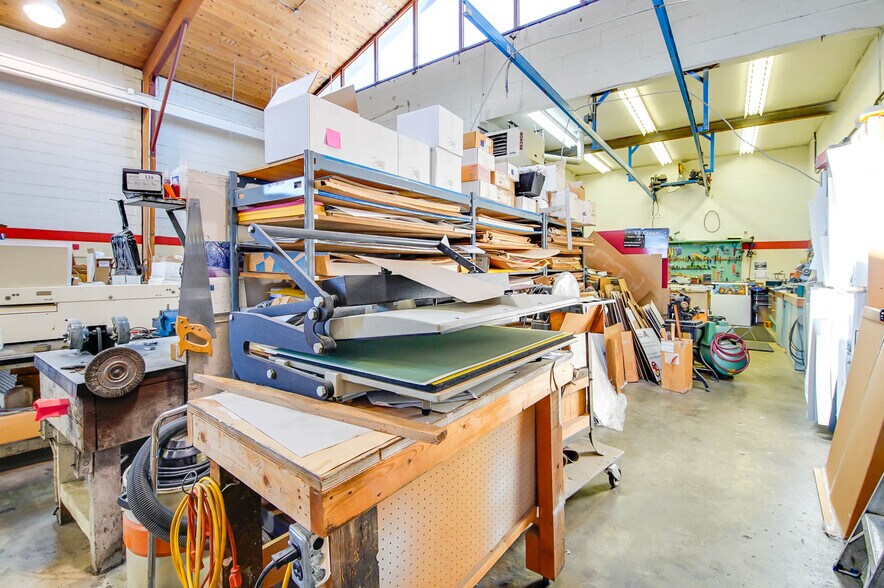 More Photos Of 4918 Napier St, Port Alberni Flex For Sale