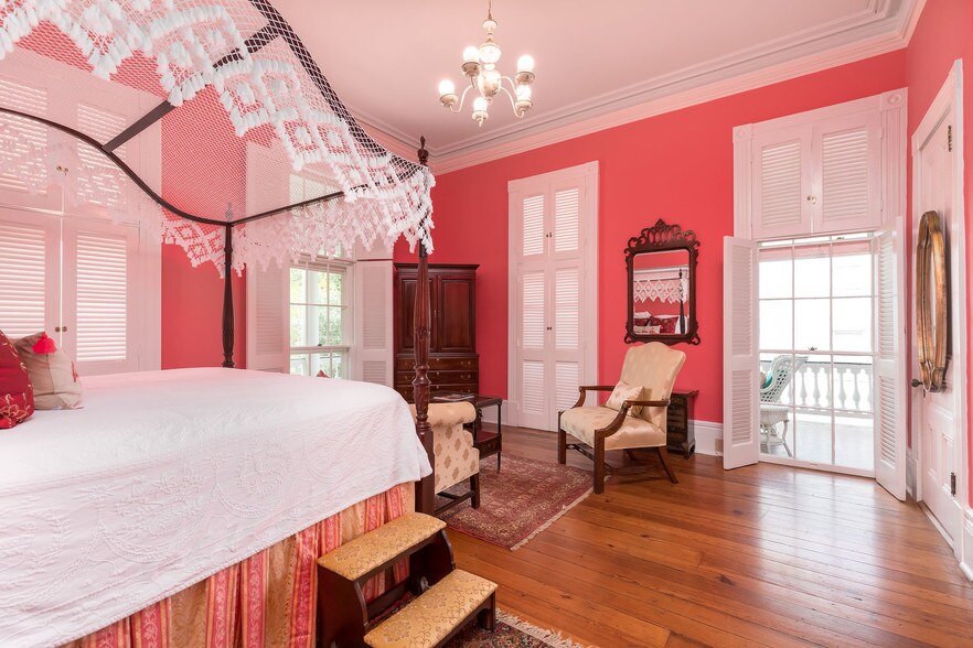 More Photos Of 117 Broad St, Charleston Hotel For Sale