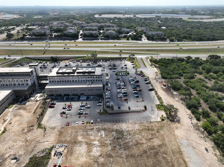 More Photos Of 3011 W Loop 1604 N, San Antonio Medical For Lease