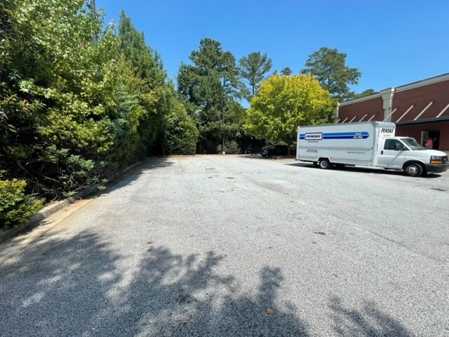 More Photos Of 102 Lexington Cir, Peachtree City Freestanding For Sale