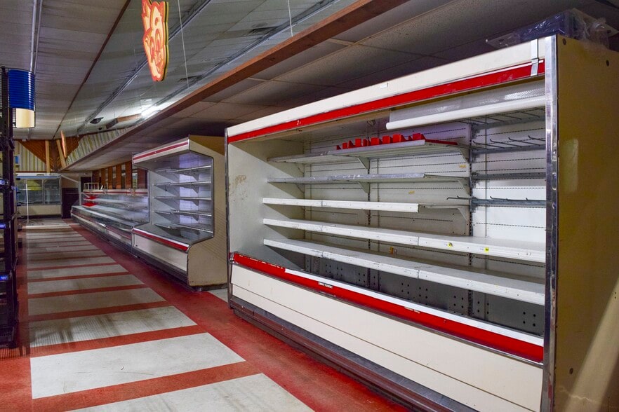 More Photos Of 202 Doctor Donnie H Jones Jr Blvd W, Princeton Supermarket For Lease