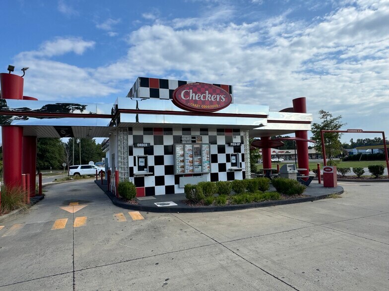 Primary Photo Of 5620 Mcfarland Blvd, Northport Freestanding For Lease