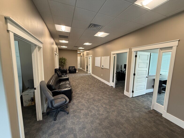 More Photos Of 20 W Main St, Alpine Unknown For Lease