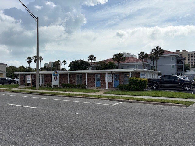 Primary Photo Of 1123-1131 3rd St N, Jacksonville Beach Medical For Sale