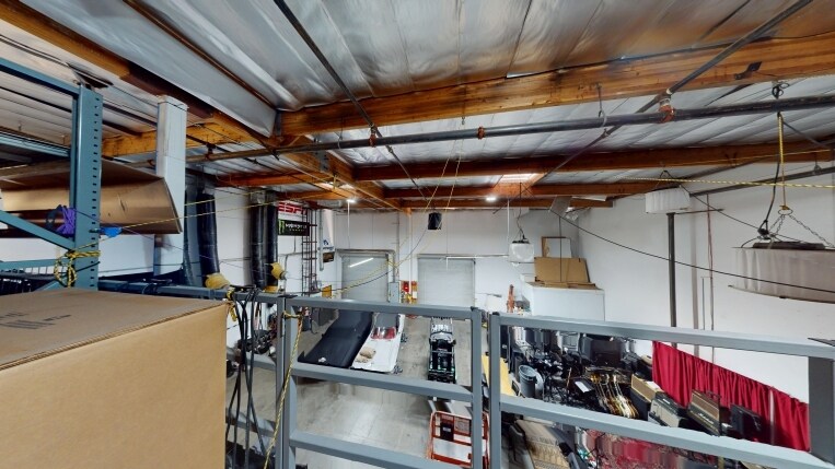 More Photos Of 19641 Descartes, Foothill Ranch Light Manufacturing For Sale