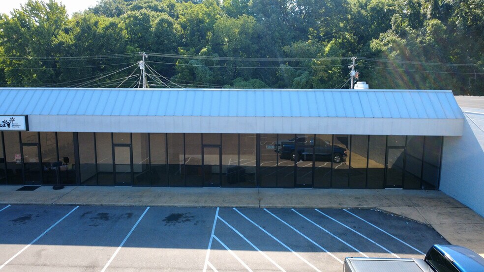 More Photos Of 286 S Washington Ave, Ripley Unknown For Lease
