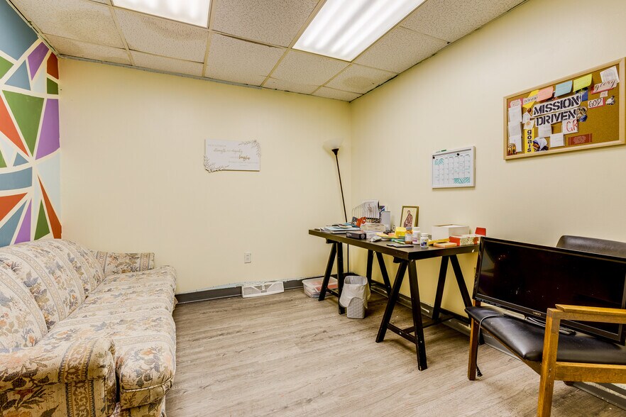 More Photos Of 500 Brownsville Rd, Pittsburgh Office For Lease