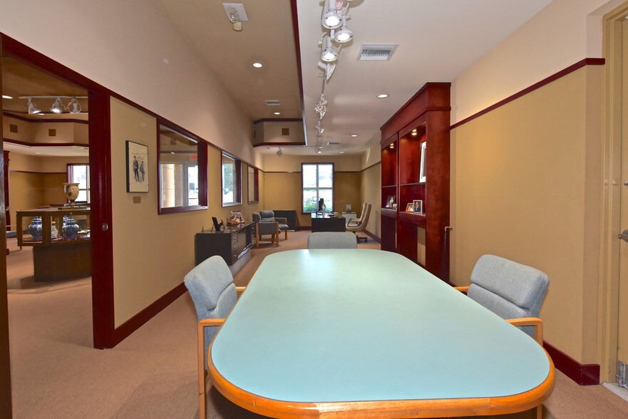 More Photos Of 32699 US Highway 19 N, Palm Harbor Freestanding For Lease